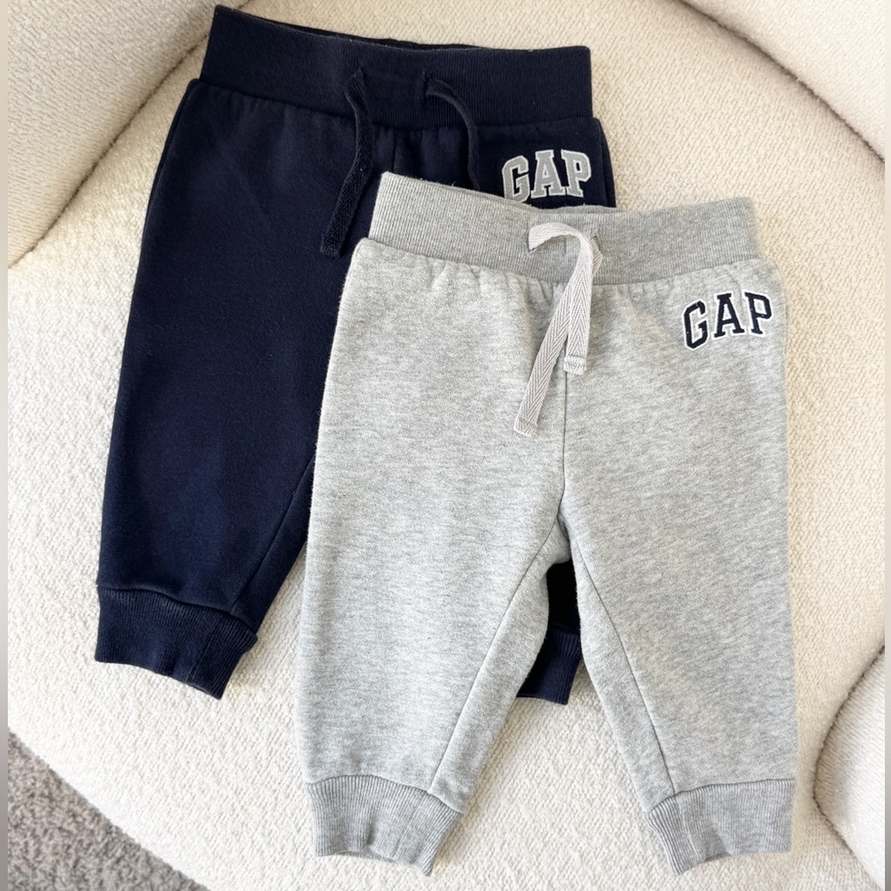 GAP Baby Navy and Gray Jogger Pants Set - 6-12 Months